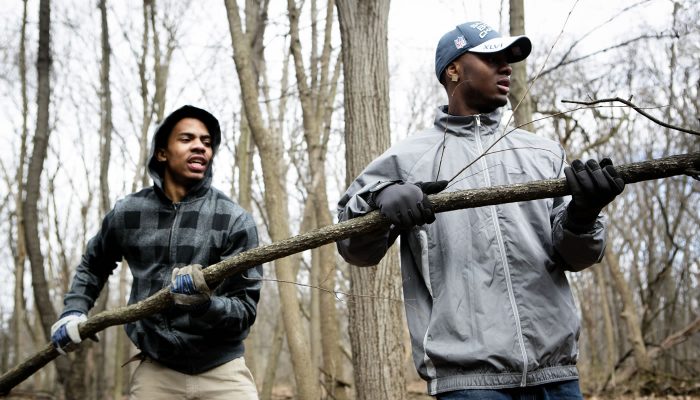 volunteers at Dan Ryan Woods