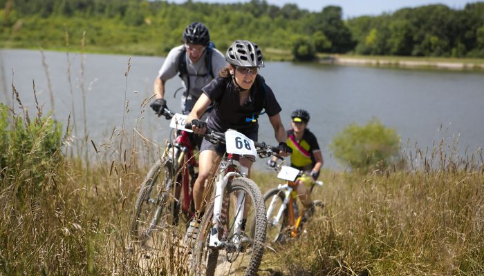 mountain bikers on the Palos single track trails