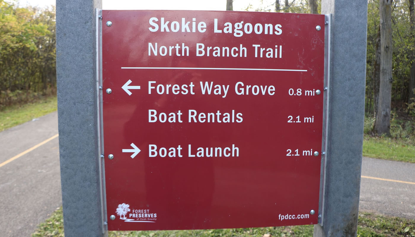 A sign with directions on the North Branch Trail at Skokie Lagoons