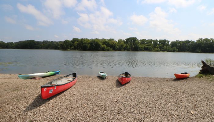 canoes and kayaks at the shore of Skokie Lagoons