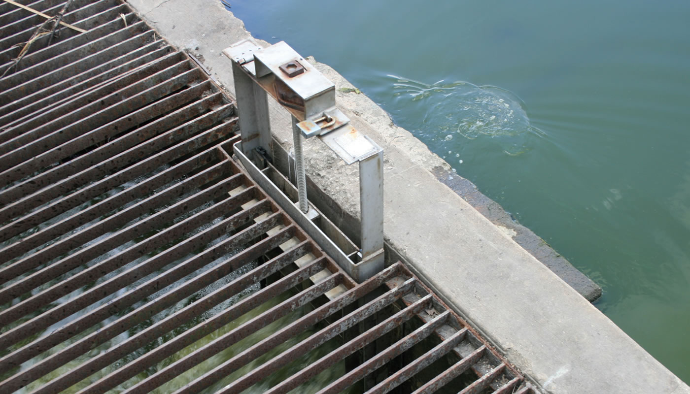 the water control structure at McGinnis Slough