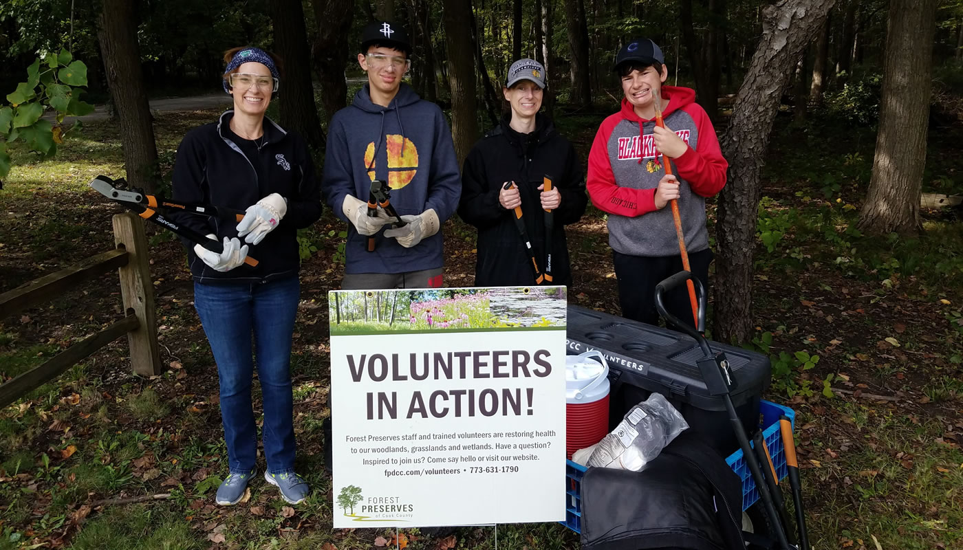 volunteers at River Trail Nature Center